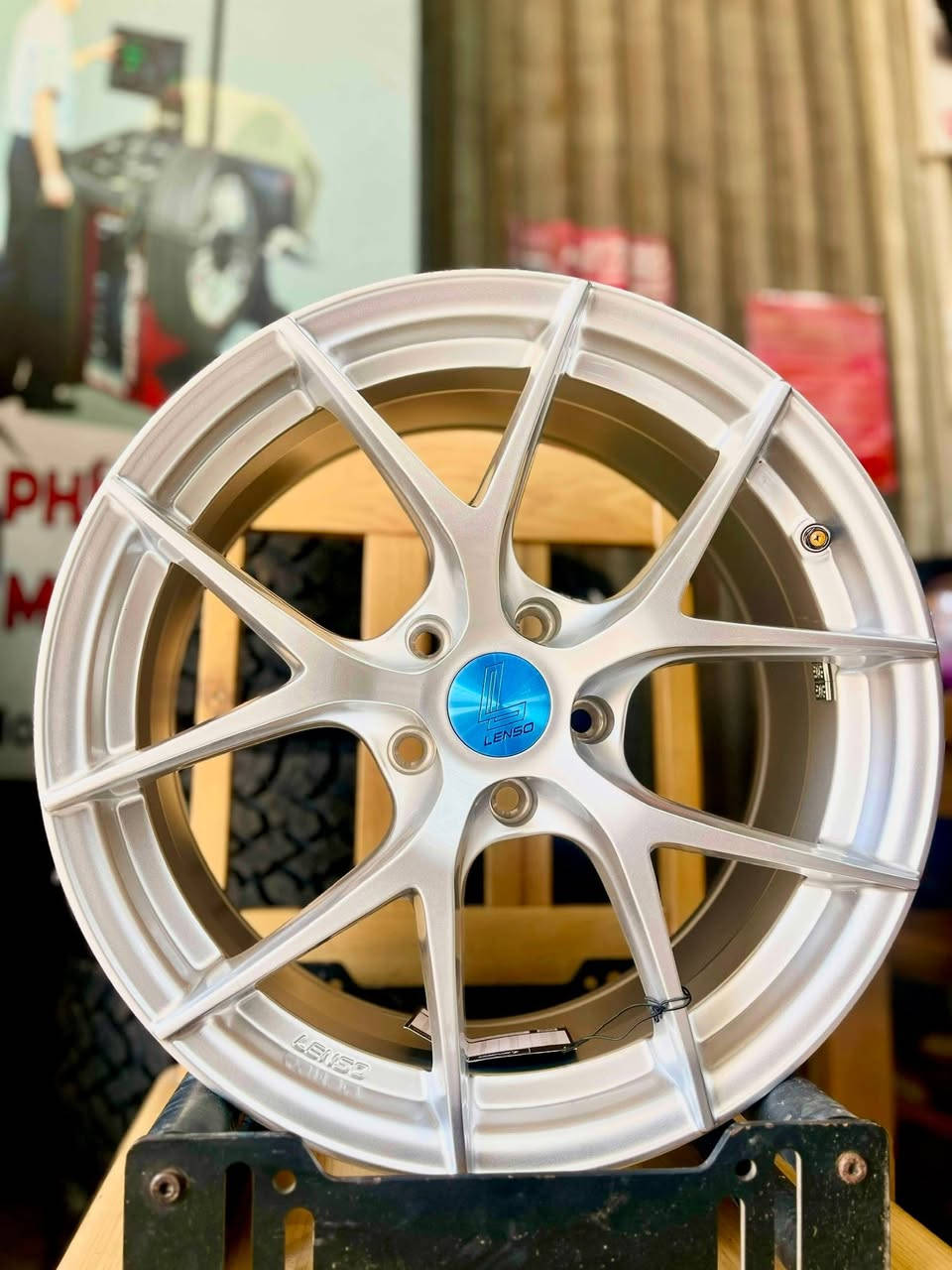 Siêu phẩm  LENSO thái 18in ET:35 chính hãng hệ lỗ 5x114.3 tình trạng mới 98% gắn vừa các dòng xe nhật hàn ae nào cùng hệ lỗ thì đừng nên bỏ qua bộ này ☎️ 0899.694.376


**إذا كنت صاحب هذا الإعلان وتريد حذفه لأي سبب، رجاءا أرسل رسالة إلى الدعم الفني**