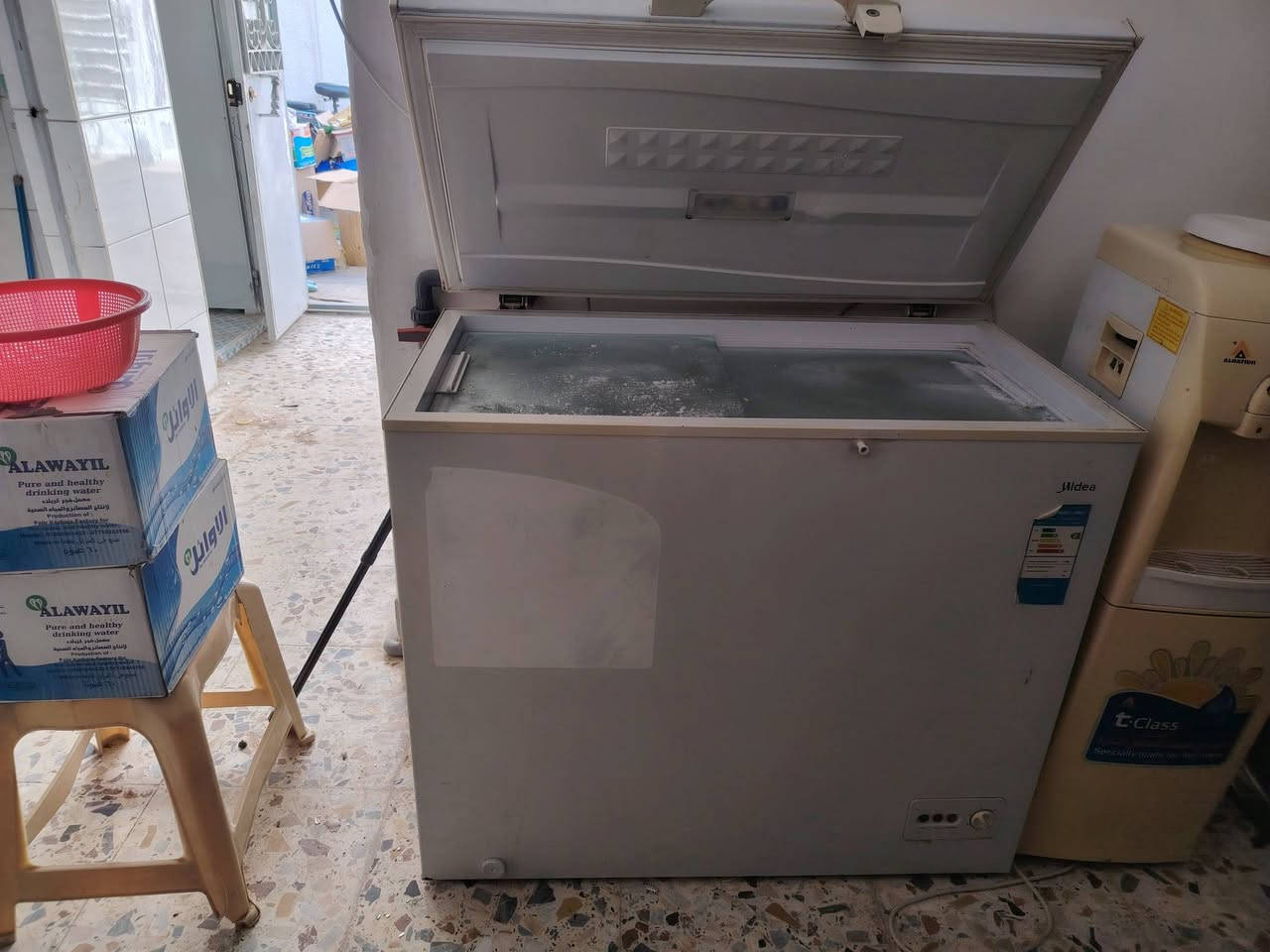 السلام عليكم
مجمده للبيع السعر 280 الف درجه اولى

مكنسه كهربائي شغاله 30 الف

صوبه نفطيه 30 الف

مكانهن كربلاء شارع ميثم التمار
ما متواجد ع الفيس فقط واتساب 
***********
