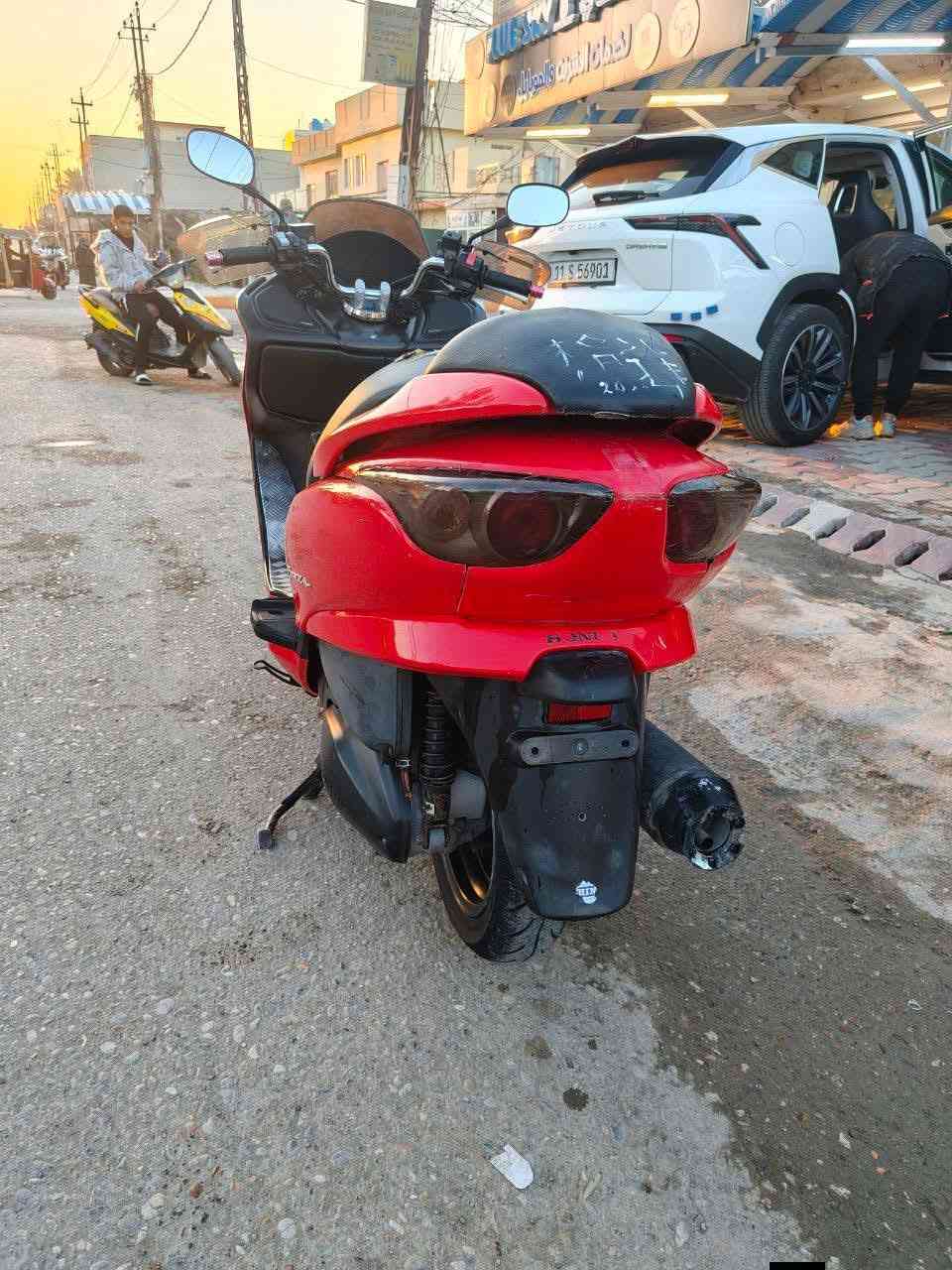 السلام عليكم دراجه فورزه دراجه جديدة محرك ايخبل ما مفتوح ناعمه شلعه ومعدل فول دبل اشاره تايرات جدد كهربائيات كلها شغاله دراجه بلاديه السعر مليون مكاني ديالى بعقوبه *********** متواجد واتساب
