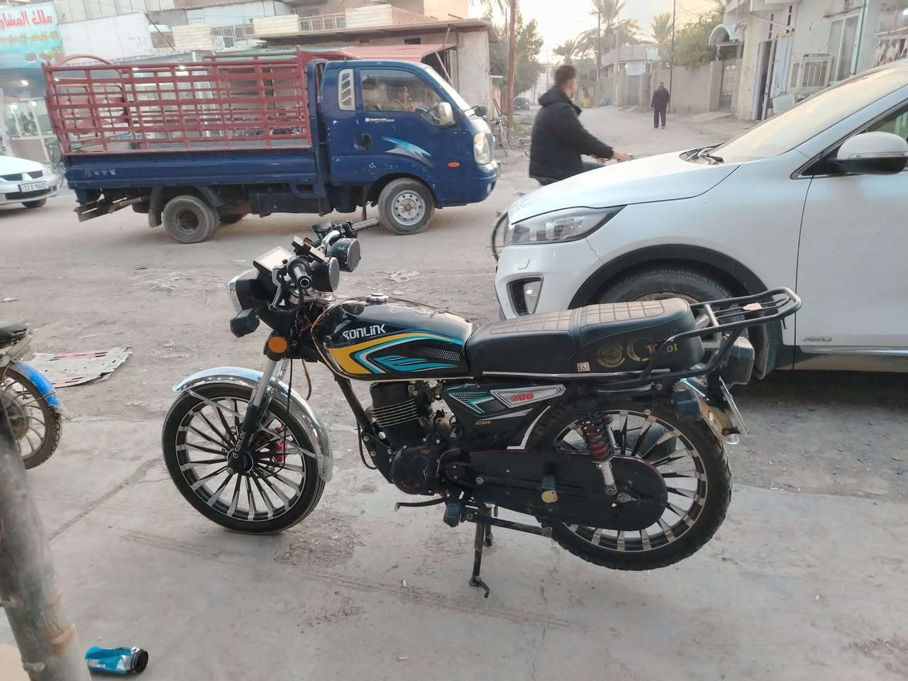 السلام عليكم دراجه سيفان موديل 2025 ضاغطه وزنجيل كفاله عامه من كلشي الرقم *********** المكان ديالى الخالص الرقم السعر725 بيه مجال حك الجيه
