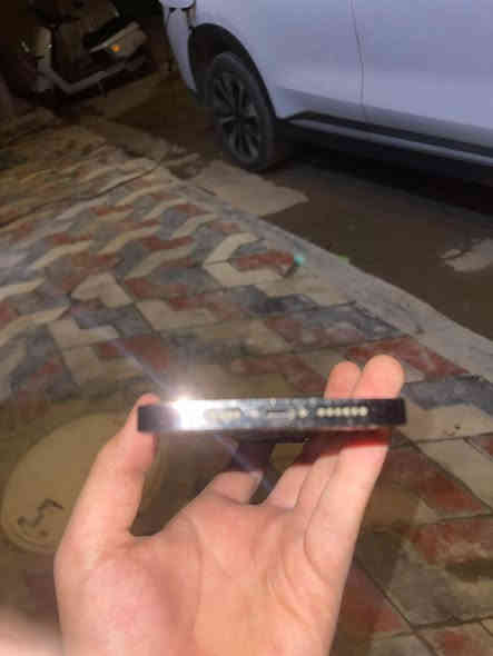 سلام عليكم و رحمه الله و بركاته
ايفن 14 برو ماكس
ذاكره 256 
تك سيمكارت
الجهاز غراضه كامله كارتونه و شاحنه الجهاز مبدل بطاريه و الضهر مكسور الشاشه مفطوره فطر بسيط بس كلشي بيه شغال ال فيس ايدي و المس و السماعات كلهن شغاله و الجهاز بس يرادله تبديل ضهر لان حرامات تبدل الشاشه الاصليه 
مكاني بغداد الكراده
سعر المبايل 500.000 السعر قفل بدون احراج رجاءا 
***********
