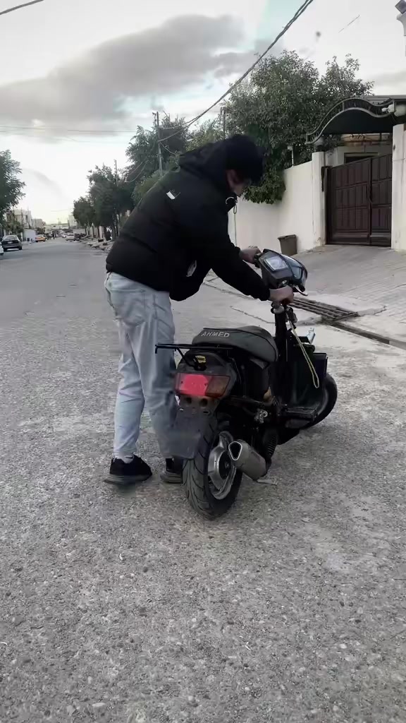 السلام عليكم يماها للبيع حربيه سعر 180 وبيه مجال بصيط للطيبين شاصي مابيها قطرت لحيم كلجات جديده خرز جديده كامل شراي خاص ستفسار خاص رقمي ***********
