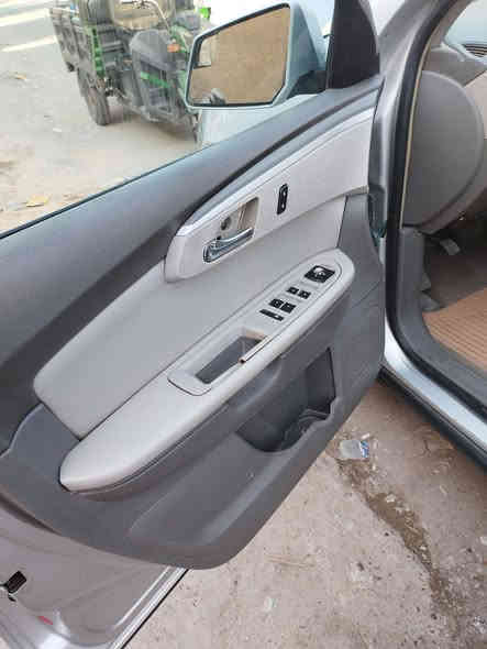 السلام عليكم....شوفرليت ترافرس موديل 2009..
رقم بغداد سيارة بدون اي نقص نظافة كاملة...
كير ومحرك وكهرباء مع الصدر حالة جيدة جدا.
تبريد 3 قطع.
كشنات كهربائية جلد وبيها تدفئة
السيارة باسمي تحويل ثاني يوم.
السعر 90$...بيها مجال بسيط جدا.
العنوان... الدورة حي آسيا.
للاستفسار الاتصال ***********
