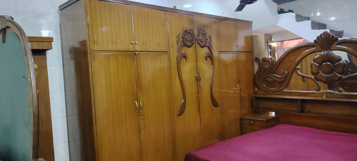 غرفه صاج عراقي نضيفه ٦ابواب ملحق السعر 450 الف المكان الحسينيه الراشديه بغداد بوجد توصيل بل اجره التواصل على الرقم ***********
