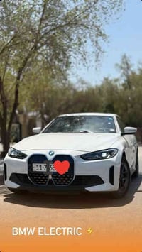 بي ام دبليو i4 • كهرباء • ٨٤ كيلو واط