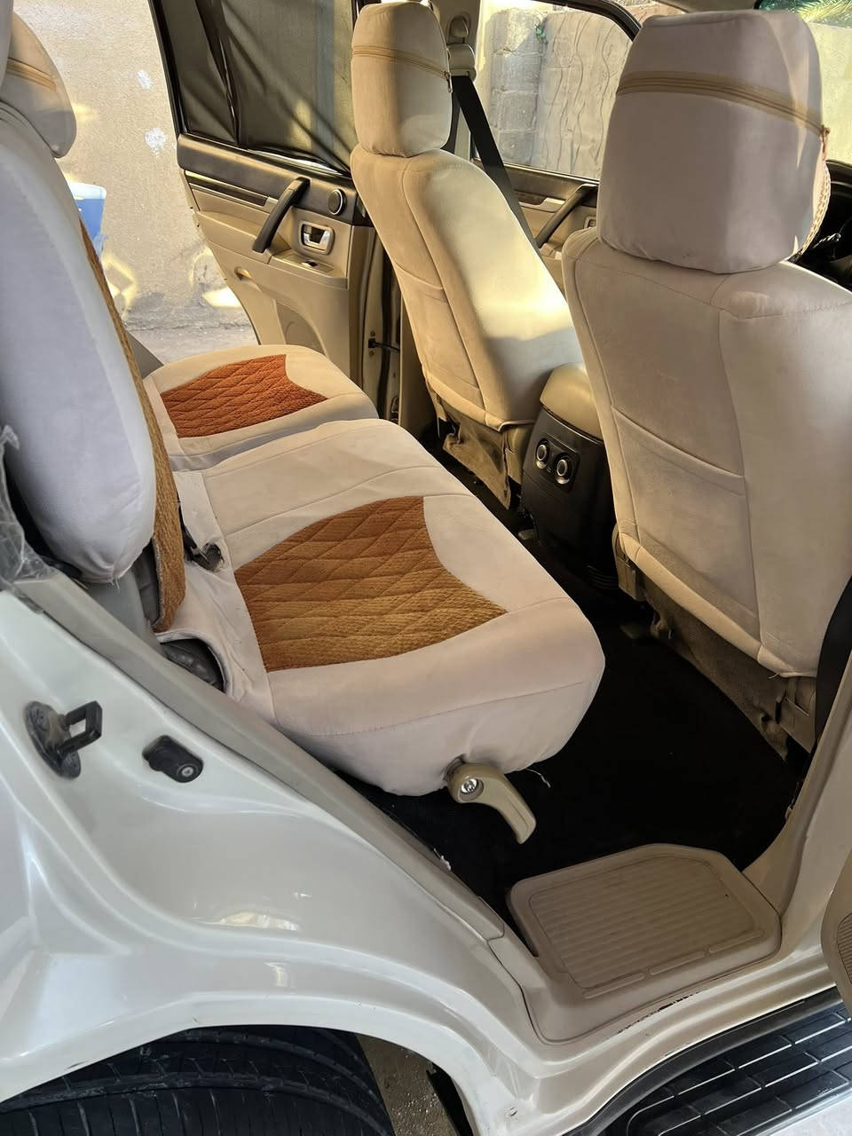 من رخصت الادمن المحترم
باجيرو للبيع موديل 10 حبتور رقم بغداد سنويه 27ماشيه 134

موصفات 

فتحه سقف 

تحكم جهتين

حاكيه

كشنات كهرباء

حساس امامي خلفي

كشنات جلد

7راكب

3قطع تبريد

حجم المحرك 3500 

حداديه جديده 

تخم تاير جديد 

مري شفط 

سياره جاهزه للخير شغل وتطلع اترايك وين ميعجبك 

سياره بيه صبغ يم قيق البانزين والباقي كفاله عامه من الفتح والبارد

معروضه 137وبيه مجال اي ستفسار اتصال ***********
