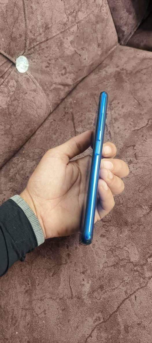 سلام عليكم بوكو اكس ثري برو ذاكره 256 شاشه 120 هيرتز مامفتوح وهاي الفطور بل لزكه شاشه نضيفه ببجي 60 فريم  السعر 140 وبي مجال حك الجيه مكاني كربلاء حي العامل ***********

