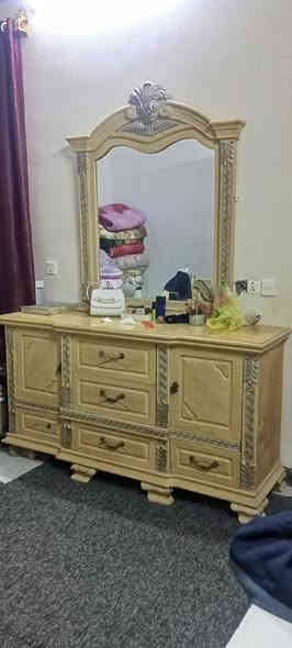 سلام عليكم للبيع غرفت اخشاب سعرهه 500 وبيهه مجال ***********
