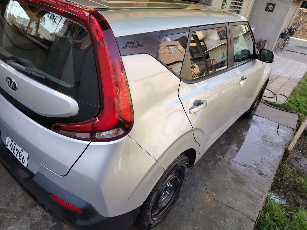 السلام عليكم.   كيا صول.  وارد امريكي  موديل ٢٠٢٠ للبيع    رقم بغداد  با اسمي  ماشية 44 mi  مكاني بغداد با اسمي. 

مكاني بغداد الدورة. وكل التفاصيل الباقيه موجودة با الصور. 

سعر 142$ وبيها مجال بسيط 

***********.
