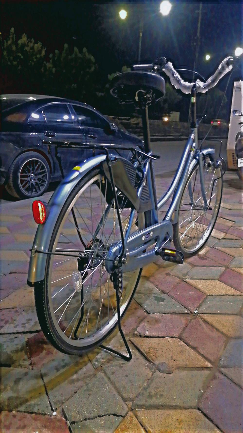 بايسكل ياباني حجم 26 بعده جديد الله يشهد اخذته قبل  سبوعين بس عتازيت واريد ابيعه شخط مابي والله السعر 110 وبي مجال للتواصل ***********