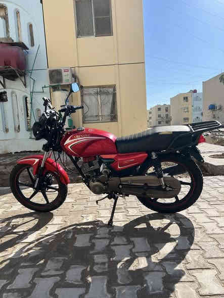 السلام عليكم دراجه(SHlNlNG)جديده مال شغل كبل تطلع بيها خير من الله تترحملي عليها تايرات جوبلس لايت زنون وبعد بيها شغلات معروضه(900)بيها مجال حك الجيه مكاني الطالبيه فلكه (83)الرقم(***********) واني بخدمتكم🩶
