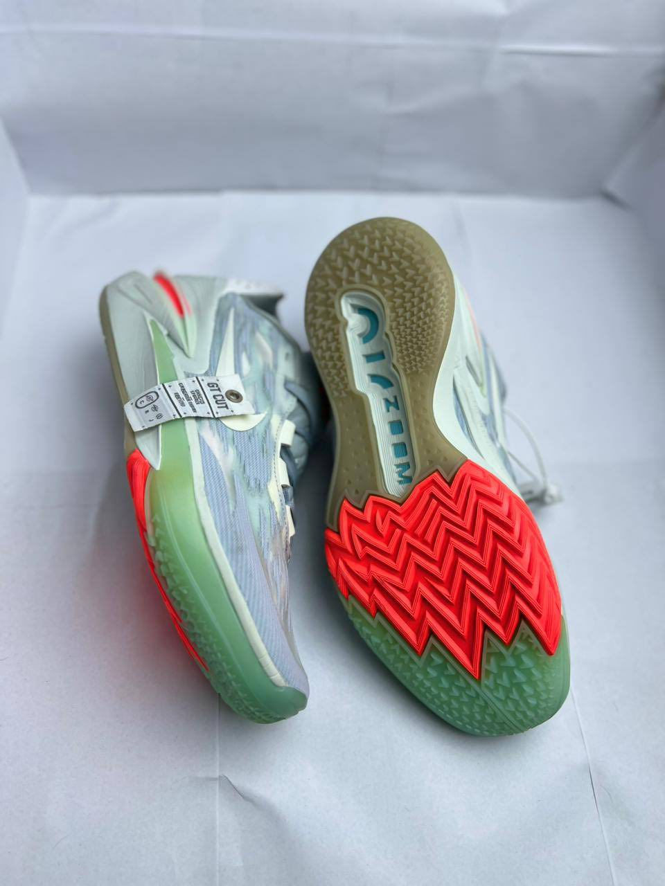 زوم اصلي وكاله غير مستخدم القطعه عليهة ليبل الاسم ومختوم نفسه عل حذاء من كل مكان كدامك لختومات واللون المميز ولجمال لونه بل حقيقه وشكله أحله ب الف مره من الصور يعني الصور تحجي, لمهم تفحصه كدام المندوب اذا مو اصلي وميطابق الكلام يرجع وكلشي متدفع واني الممنون يلبس 44/45 توصيل متوفر 

السعر ٤٥الف دينار فقط


**إذا كنت صاحب هذا الإعلان وتريد حذفه لأي سبب، رجاءا أرسل رسالة إلى الدعم الفني**