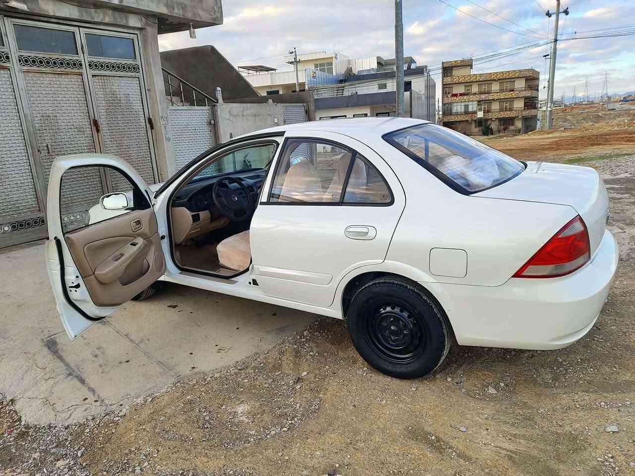 نیسان سەنی 2008 کۆری  گێر ئۆتۆماتیک  ڕەقەم سلێمانی سەنەوی تازەیە تا 2028
بۆنیت لەسەر ساخی بۆیایەغە 
لەگەڵ نیو چەمەلەغی دوواوەی
شوێن سلێمانی   
سعری 93 معامەلە
***********‌‌
*********** رانية, السليمانية
