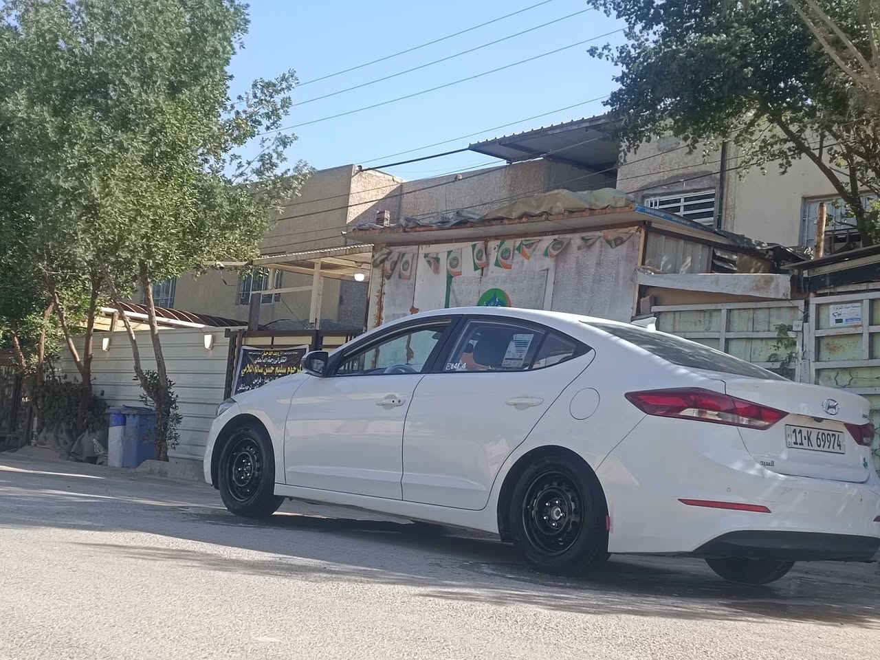 السلام عليكم
افانتي 2018وارد كوري اصل 
رقم بغداد هزة وسنوية رقم دولي كلة جديد 
حادثهة جاملغ عابر عل شاصي وصبغ نص قبق الصندوق فقط السونار منزلة
سيارة فول 1/1
بصمة 
رادار 
3انضمة قيادة 
حساسات 
لدات بل بوب 
شاشة كار بلي 
شاشة اعطال 
مثبت سرعا 
سيارة فول ما عدة الفتحة
تبريد منضموة جديد 
تخم تاير ويل 15جدد
سيارة خير من الله 
بيهة فقط توربيان الكير 
سعر.     (110)
مكان بغداد زعفرانية رقمي ***********
