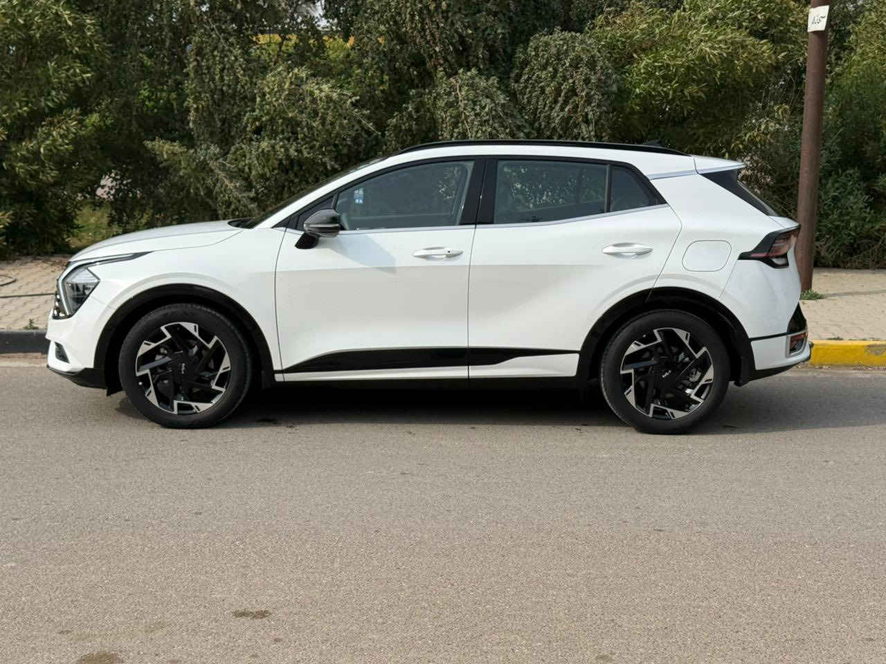 للبيع
كيا سبورتج جيتي لاين موديل ٢٠٢٤ خليجي رقم اربيل تحويل مباشر محرك ٢٠٠٠ دوش معروفه موصفات الجيتي لاين ميحتاج اذكرهن فول للاخير مكفوله كفاله عامه سياره ماشيه ٢٨ الف على وضع الشركه 
#السعر ٢٣٥ وبيها مجال 
مكاني المحموديه  
للستفسار ***********
