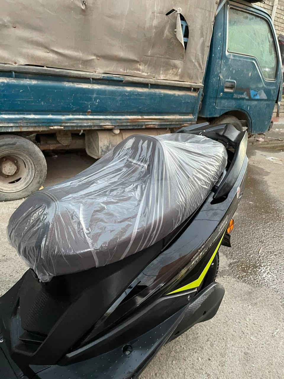السلام عليكم للبيع دراجه شحن سكنس في اي بي شركة حسن وحسين GTدراجه نضيفه وما ناقصها شي مواصفات 6بطاريات نضيفات 4نمر سرعه 80 تشغيل كارت وبصمه وسويج ملف 1500 نضام البارك والرجوع للخلف Rنضام مكاني بغداد جديده سعر 525 وبيها مجال ***********
