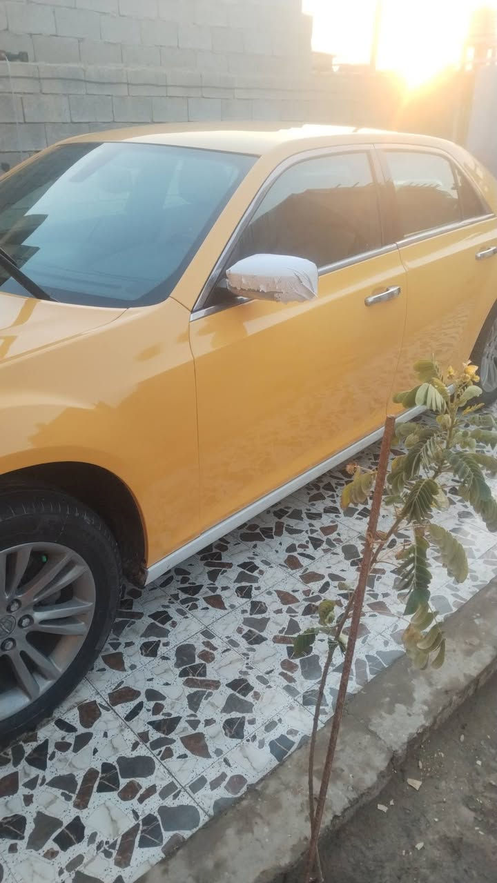 سلام عليكم اوباما 2012 اللبيع مواصفات كامله عده الفتحه سياره حلوه وجديده تخم تاير حداديه بيه جاملغ وبنيد فقط السعر 150 وبيه مجال الطيبين العنوان ميسان رقم ***********
