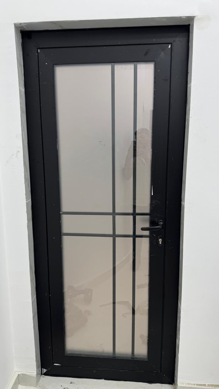 مستعدون العمل كافه اعمال لألمنيوم ابواب شبابيك محجرات كاونترات استفساراتصال***********

***********
