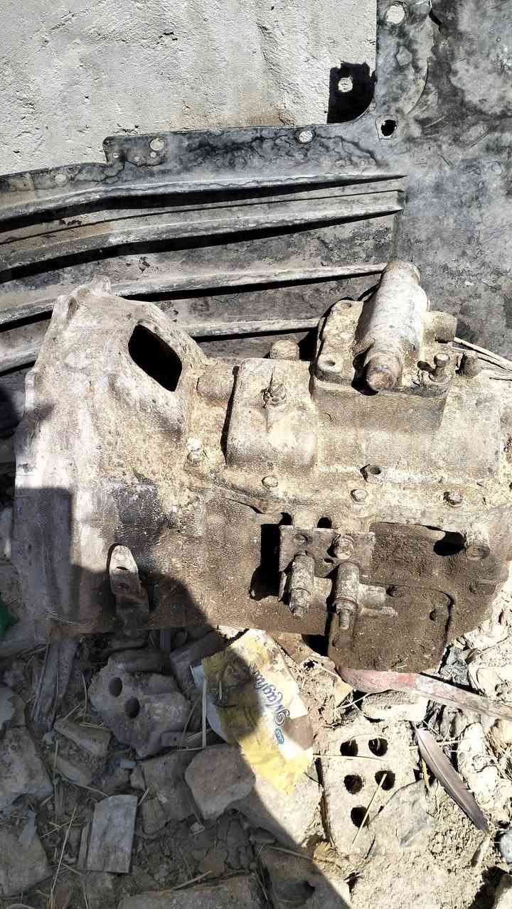 للبيع كير مال هينو جيش شعبي  شغال شرط لفحص ***********  واتس اب فقط
