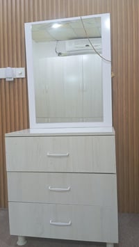 ترابيزة سفرة • قابل تفاوض • کفری خاوێن