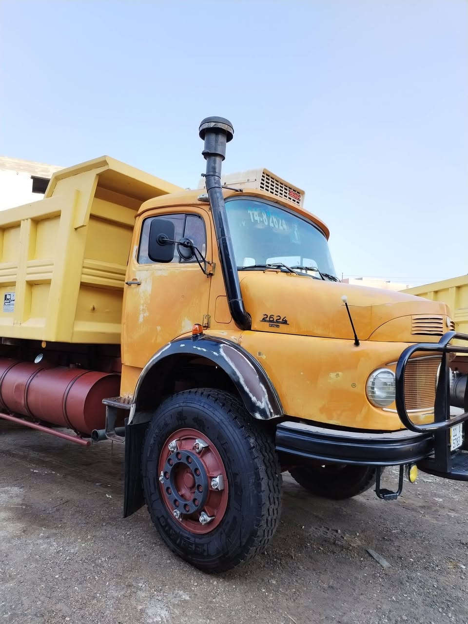 السلام عليكم اقجم موديل 82 بسمي بغداد سياره بلاديه تخم تاير بدي جديد كير مكينه اكسل مكفول الانتصال على. الرقم *********** مكلف بالنشر
