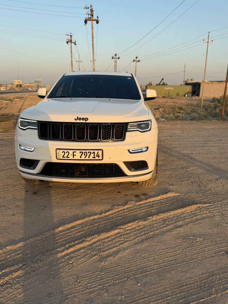 للمراوس فقط فقط والسعر 248
جيب سومت لمتدد 2020  هيمي V8 5.7
اعله مواصفات بجيب رادار امامي مع 4X4
رقم اربيل بسم دكتور بلبصره بس يحول مايسوي وكاله
بيبان عكس السايق الربع الجوه صبغ 
وجاملغ خلفي صفحه السايق ربع صبغ دحجه خفيفه 
جاملغ امامي بارد واحد تبديل سبب بصيط 
مايحتاج تبديل مبدل علمود عواج بصيط 
السياره بجم كبس بدون شواصي ولغود 
صور الحادث عندي كلش خفيف  وماشيه 97 
 مواصفات شنو بالك فول كلش هواي صعبه اذكرهن 
1- جكات او جوبلس تصعد وتنزل بكيفك انته 
2- فورويل وصحراء وثلج وعادي وصخور 
3- جنطه كهرباء 
4- بنرما وخزآ ميموري 
5- كشنات اماميه كهرباء 
6-  المقاعد: مقاعد من الجلد الطبيعي الفاخر (Nappa) مزودة بخواص التدفئة والتبريد مع ذاكرة لحفظ وضعيات القيادة.
7- ستيرآ كهربائي وتدفئه 
8- مري شفط وقلاب عند الرجوع واشاير بلمري 
9-النظام الصوتي: نظام صوتي فاخر جداً من Harman Kardon يحتوي على 19 مكبراً للصوت.
10-نظام التحذير من التصادم الأمامي مع الفرملة التلقائية في حالات الطوارئ.
11-المحرك الاختياري (V8): سعة 5.7 لتر (HEMI)، يولد قوة 360 حصان وعزم دوران 520 نيوتن متر.
12-نظام القيادة (Selec-Terrain): يتيح لك اختيار وضعية القيادة المناسبة للطريق عبر قرص دائري، وتشمل الوضعيات: Auto (تلقائي)، Sand (رمال)، Mud (وحول)، Snow (ثلوج)، وRock (صخور).
 مكاني البصرة الهارثه
 ***********
