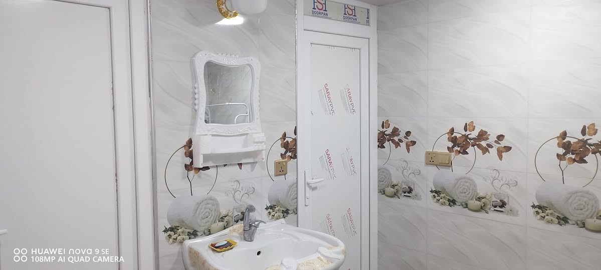 بيت للبيع ديالى خانقين سيروان فرع صب 200م ركن شارعين 
استقبال
مطبخ
هول داخلي
غرفة نوم
مجمع صحيات
القاط الثاني
3غرف نوم
مجمع صحيات

البيت بناء جديد
للاستفسار الاتصال
***********
مكتب حسين للعقار
