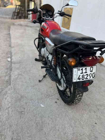 السلام عليكم دراجه بوكسر 22 للبيع دراجه مرقمه رقم وسنويه تحويل ثاني يوم مكاني بغداد الأمين الثانيه وهاذه رقمي *********** مامتواجد ع فيس دراجه نضيفه مناقصهه ايشي الاستفسار اتصال ع رقم
