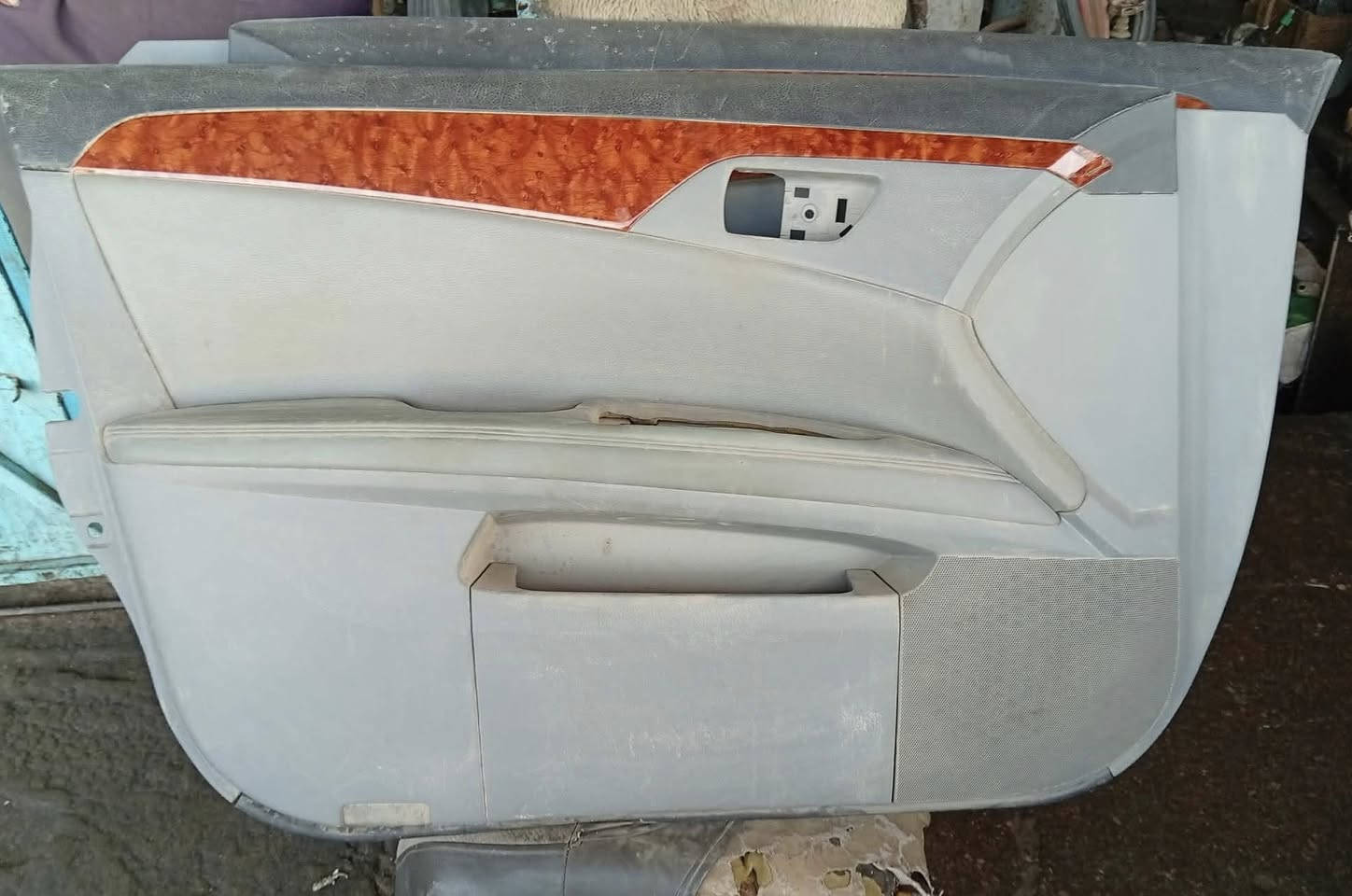 للبيع بطاين افلون وارد امريكي لون رصاصي من موديل 2006الى 2010 للاستفسار مراسله الصفحه 
او الاتصال هاتف ***********
واتساب ***********
يوجد توصيل لكل العراق
