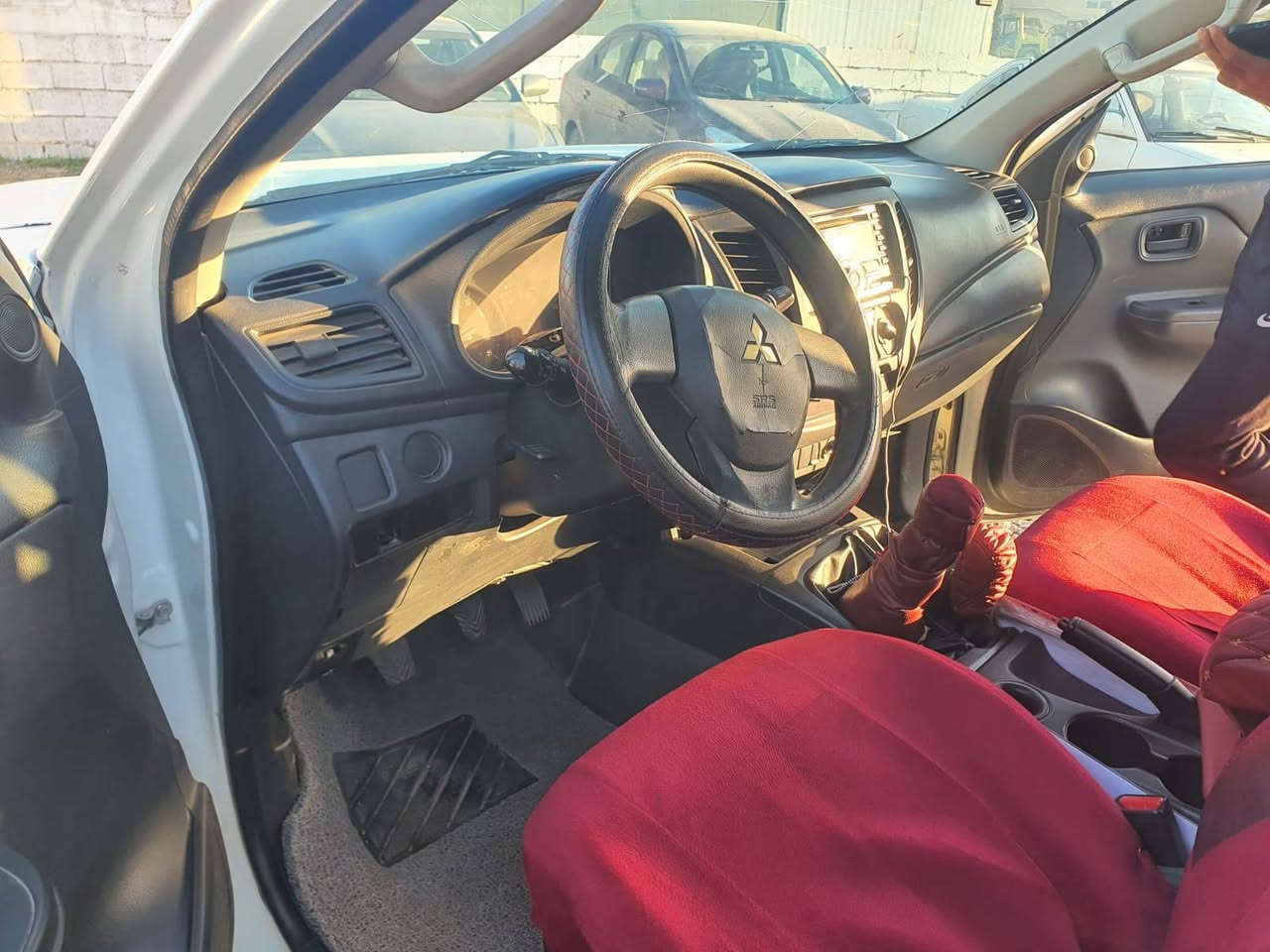 يتوفر لدى معرض حمو لتجارة السيارات
للبيع  ..  للبيع
مسيبوشي 
موديل 2020
رقم اربيل 
سنوية بعدها مو صاقطة
السياره بية بنيد وجاملغات المامية بدون دواخل
السياره محرك وكير شرط
صدر تخم تاير كلو جديد 
تدفيه تبريد جاهز
كهربائيات كلها شغاله بدون نقص 
السياره جديده مال جناي
 
السعر 135 💵وبيها مجال للشراي
للأستفسار:الاتصال بالرقم التالي/
*********** 📱
او مراسلتنا على الخاص 
واتس آب✅
ماسنجر✉️
#موقعنا_العلم_الشارع_الرئيسي_قرب_الحي_الصناعي📍
