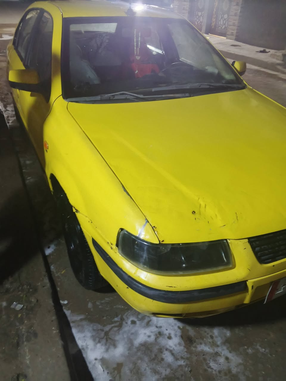 سلام عليكم اخوان سمند للبيع موديل 9 ليموني سياره سنويته لل27 مطلوبه هيئه وغرامات 600علمشتري يريد عليه سعرهه 22بيهه مجال مداور ثاني يوم بسمي  مكينه كير كله نضيف تبريد ماكو مكانهه بغداد عبيدي هذه رقمي ***********
