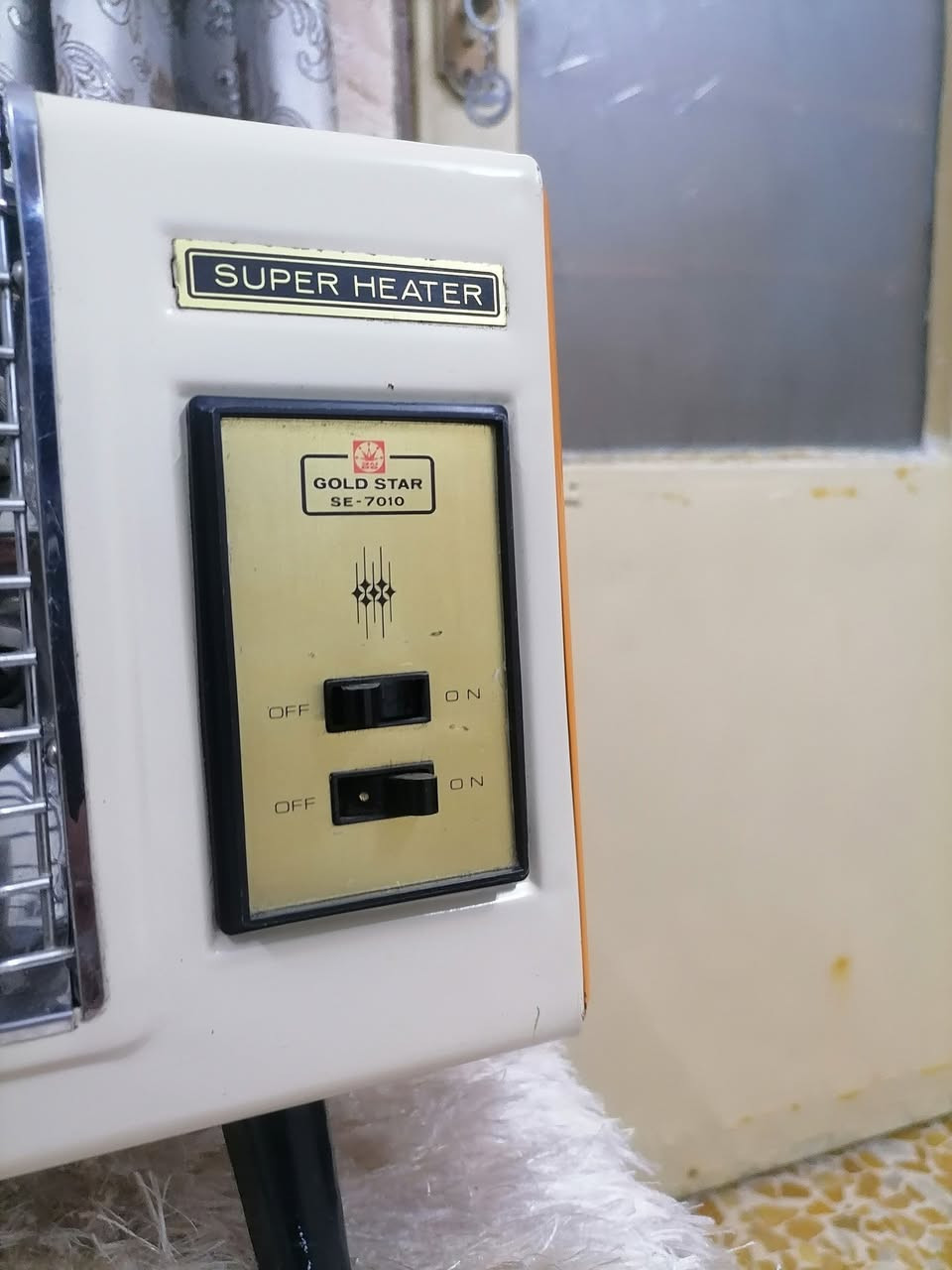 السلام عليكم ورحمة الله وبركاته جبنالكم تحفه فنيه من اندر النوادر هيتر SUPER HEATER بعدها جديده شرط الشغل شرط النظافه كامله ما بيها نقص او عيب للبيع السعر خاص مكان موصل يوجد توصيل كافه محافظة العراق وهذا رقمي *********** موجود واتساب علا هذا الرقم
