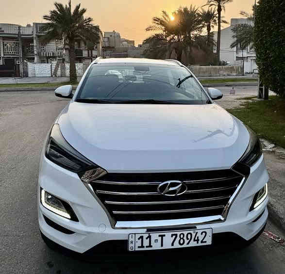 سلام عليكم.للبيع 
هونداي توكسان 2020 (خليجي) موصفات شركه الكاصد
رقم بغداد باسمنه هزه ولوحات وسنويه كله جديد 
ماشيه  ٨٠  الف 🌹🌹
(((بدون صبغ ولا تبديل فقط بارد بيها )))
موصفاتها🌹🌹
لايت 5 عدسات
مكينه2000دوش
حساسات خلفيه واماميه 
شاشه وكاميرا 
شحن موبايل واير ليس
انضمة قيادة 
كشنات كهرباء
مري شفط
تبريد قطعتين
خمس ويل كروم
لدات اماميه وخلفيه
هندبريك بل رجل
مكان سيارة (بغداد حي البنوك)

سعر ٢٠٣ وبيها مجال ان شاءالله 

استفسار:  ***********
