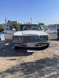 مارسيدس ابو جحيل موديل 1978 سياره خير من الله وحلوه بيه مكينه وكير بطه...