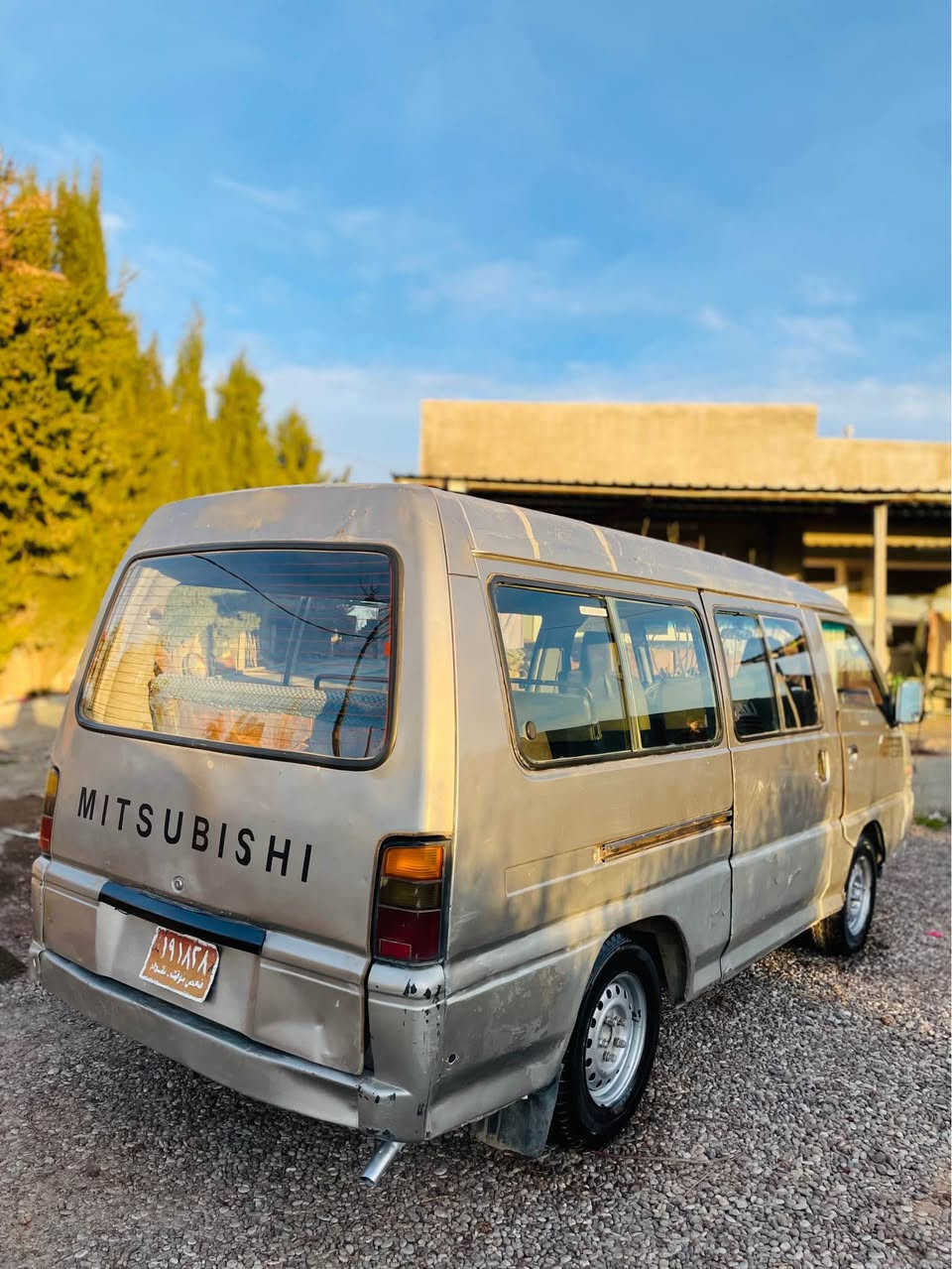 میستربوشی مینی پاس 12 نەفەری
مۆدیل 2001 گیر و مەکینە و ئەکسل بەشەرت
ئارمی پلاستیک سلێمانیە بێ کێشەیە بەشەرت
تەقە و رەقە توند و تۆڵی کارابایات هەموو شت بەشەرت
سعری ٤٢$ مەحامەلە 
شوێن هەولێر ژمارە مۆبایل: ***********
تیبینی
سەیارەکە ماڵی کاسبیە بێ کێشەیە هیچ کەم و کوری یەک دینار مەسرفی تیا نیە أربيل, العراق
