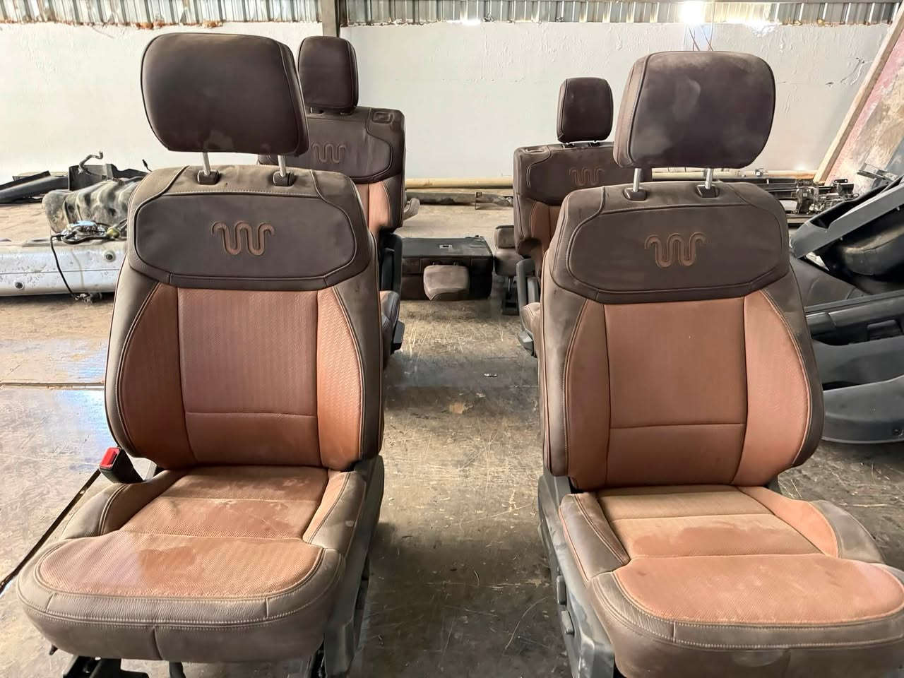 تم وصول سيارة فورد اكسبيديشن مواصفات KING RANCH
جميع غراضها متوفر لون اسود 
شكل جديد 
عنوان اربيل صناعة شمالية كراج مرحبا
📞 ***********
