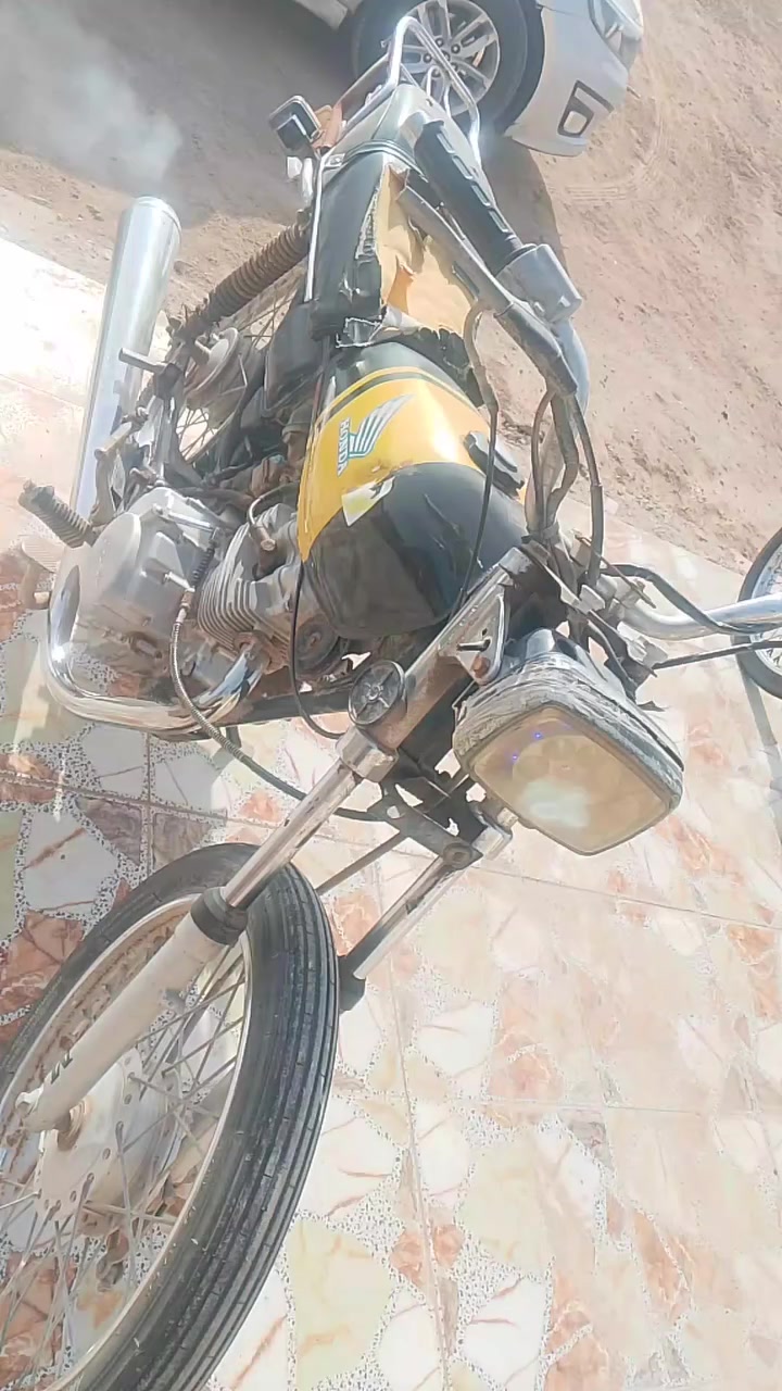 دراجه نامه مديل ٢٠ اوراق اصولي
محرك تعبان مكان ناصريه قرب سجن الصلاح 
كهرباءيات شغاله ***********
