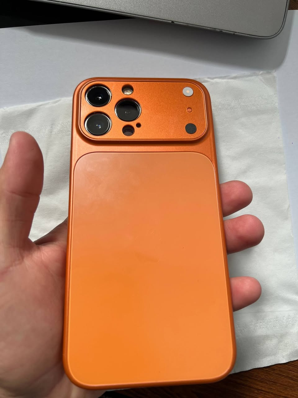 آيفون 13 برو ماكس لون ابيض الجهاز زلغ واحد مابي ذاكره 128 بطاريه 85 الجهاز فقط مستبدل شاشه والشاشه أرقى نوعيه بالسوك الجهاز فيس ايدي شغال صوت اللمس كامره كلشي شغال سعر الجهاز 550 وبي مجال بسيط العنوان بغداد المنصور رقم تلفون ***********
