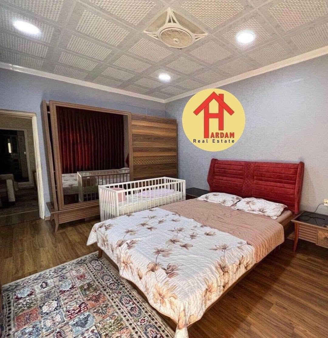 🏡 خانوو بۆ فرۆشتن لە  ( گردەبراوەکە  )

✅ رووبەری  :—  ١٥٠ مەتر  ٢ قات و نیو

✳ رووی  :—  قیبلە 

❇ کۆلانی  :— ١٠ مەتر 

✅ قاتی ئەرزی پێکھاتووە لە  :— گەراج  ، ١ نووستن ، میوان  ، ھۆل و  مەتبەخ  کراوە ، مشتەمەلات 

✅ قاتی یەک پێکھاتووە لە  :—  ١ نووستن  ، ھۆل ، میوان  ، مەتبەخ ، مشتەمەلات  

✅ قاتی دووەم پێکھاتووە لە  :— ٢ نووستن 

📌 خانووەکە پاکوخاوێنە نزیک قوتابخانەو دووکان و بازارە ، قاتی ئەرزی صقفی مەغریبیە قاتی یەک و دوو سەقفی جبسن بۆردە 

بۆ نرخ ژمارە ١ لە کۆمێنت بنووسن راستەوخۆ نرختان بۆ دێ 

☎ بۆ زانیاری زیاتر  پەیوەندی بکەن بە

نوسینگەی ھەردەم 

ناونیشان  📍:— گردی سەرچنار  - پشتی شووقەکانی بەھاران  — بەرامبەر  مزگەوتی  بیلالی حەبەشی 

📞 ژمارە موبایل  :— *********** - ***********
📞 ژمارە ڤایبەر  :—  ***********

📢 گەر خانوو یان شووقە یان زەویت ھەیە دەتەوێت بیفرۆشیت یان بەکرێ بدەیت  ئەوا
ھەر ئێستا پەیوەندی بکەن  بە
 نوسینگەی ھەردەم 
ناونیشان و رەسم و زانیاری بنێرن بۆ 
ڤایبەر یاخود وەتسئەپ 
بۆتان بلاو دەکەینەوە
