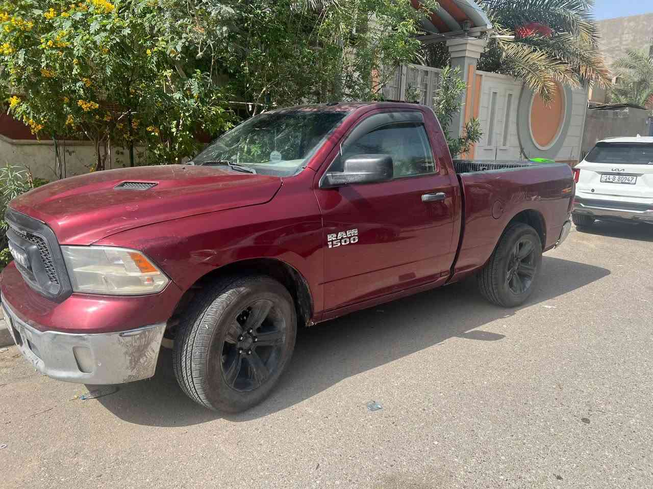 السلام عليكم
دوج رام 2018 RAM كلاسك تك قمارة 
السيارة بأسمي تحويل ثاني رقم انكليزي 
حادث بجم الايرباكات طاكة
لون ماروني 
‏6v سلندر  3.6
كير ماوس 
شاشه
تحكم ستيرن 
منضومة زنون 
لدات شباك 
لدات امامي خلفي
مواصفات الكلاسك المعروفه جاهزة من كلشي حداده مكينه 
نصبت السيارة احلة من الصور  
السعر (165$) بيهة مجال للاستفسار  ***********
مكان السياره البصرة القبلة حي الجامعة
