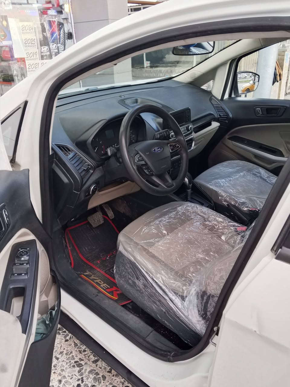 سلام عليكم فورد ايكو سبورت للبيع موديل 2020 رقم اربيل لسيارة ضررها صفحة بدون دواخل  جاهزة وماناقصها اي شي لسعر 75 وبيها مجال لخاص مغلق للتواصل ***********

