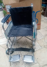 كرسي متحرك • قابل للطي • ١٠٠كغ