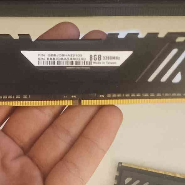 كرت شاشة + رامات اثنينهن عطلانات
الكرت rx 570 8g بيه مشكلة بلvram اعتقد 
الرامات براند bullet 8×2 3200mhz هم عطلانات ماعرف اشبيهن رايدهن اثنينهن ب40 
مكاني بصرة عباسية ماعندي توصيل
***********
