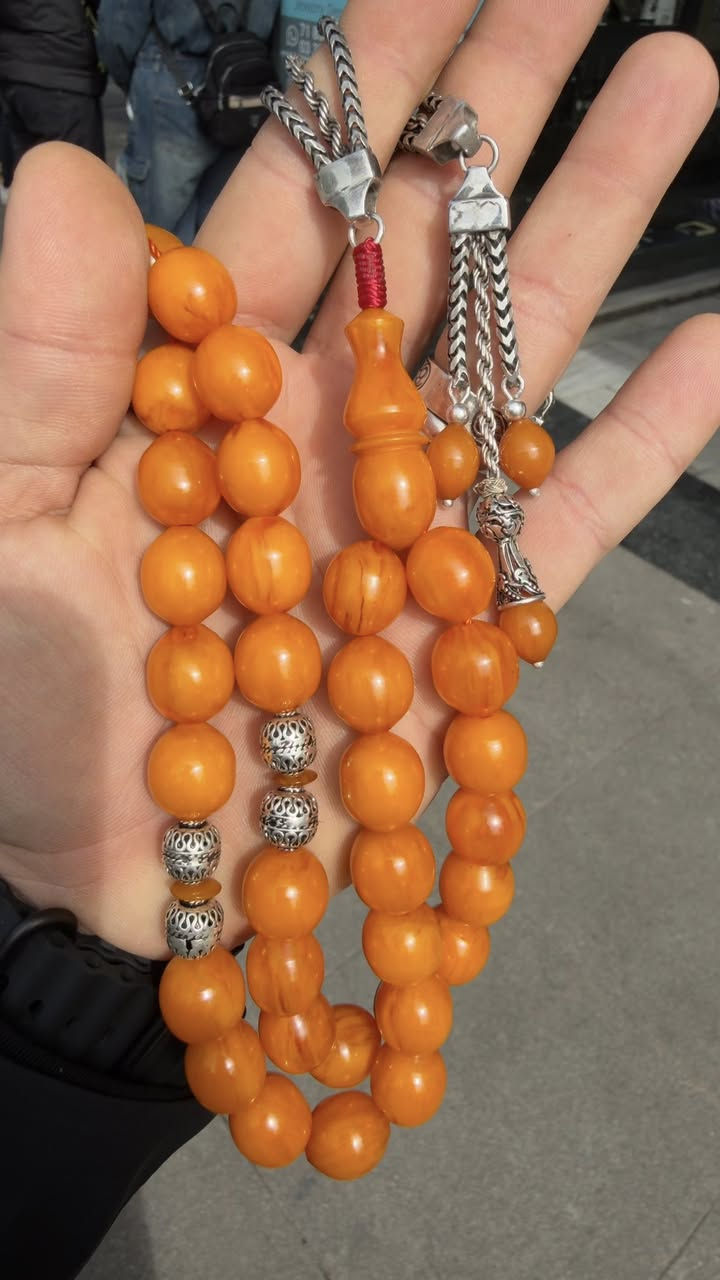 لما بدك تقول عندي عرق احمر و شلالات و فول تنجيم ازا مش هيك ما بيطلعلك تحكي 🤷🏼‍♂️

مسكي 🇩🇪 انتيك عرق احمر🔴

 فووووووول تنجيم شلالات المسباح ما شاء الله

وزن ٨٠ غ شامل فواصل الفضة 

مقاس ١٥/١٣،٥٠ مل 

مسباح مقفول صفررررررر خطا

☎️ +96181822323


**إذا كنت صاحب هذا الإعلان وتريد حذفه لأي سبب، رجاءا أرسل رسالة إلى الدعم الفني**