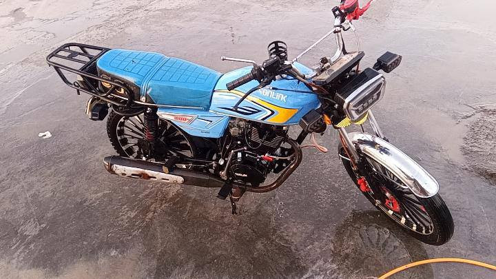 سلام عليكم دراجه للبيع سيفان سونك 200 موديل 2024 اخت الزيرو كفاله من عده الدشبول محترك الدراجه اوراق مامفتوح بيها برقي السعر 750الف وبيها مجال العنوان بابل مشروع المسيب وهاذه رقمي ‏‪0772 484 3062‬‏
