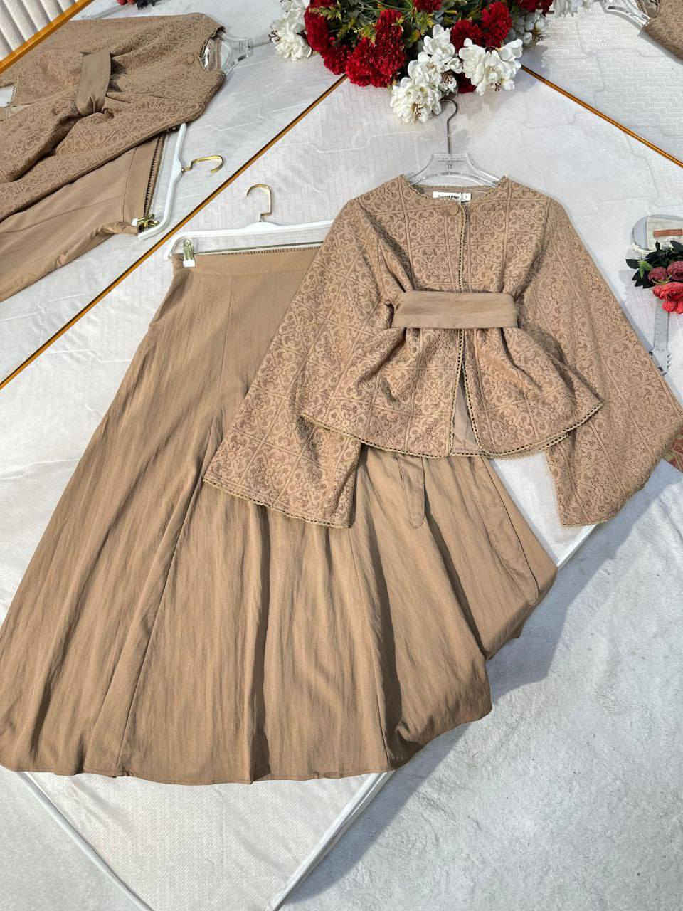 ووصل الجمال وترند الموسم😍❤️

طقم العيد تنورة قطعتين خامة إيروبين إيطالي

قياسات  من 38 _ 48

سعر . خاص


**إذا كنت صاحب هذا الإعلان وتريد حذفه لأي سبب، رجاءا أرسل رسالة إلى الدعم الفني**