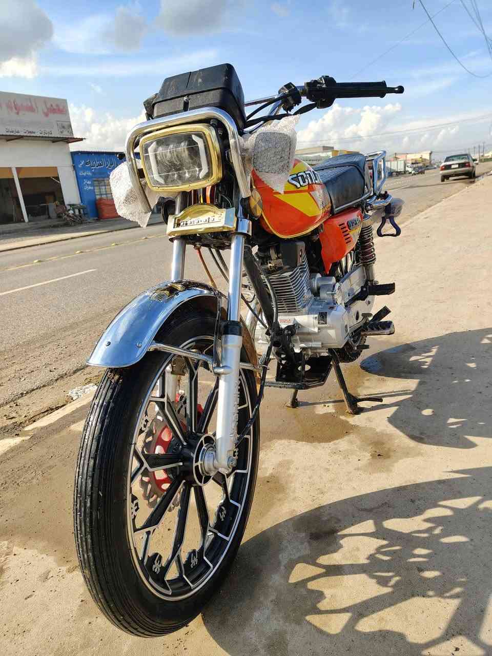 السلام عليكم للبيع سيفان 2024 محرك مامفتوح كهربائيّات كلها شغاله سلف شغال نضافه فول منفيس موجود وزن ثقيل السعر 620وبي مجال مكاني الجدعه ***********
