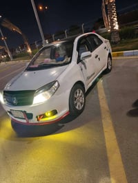 من بعد اذن صاحب الكروب سياره جيلي ام كي السياره مكفوله من ضربه وصبغ مو...