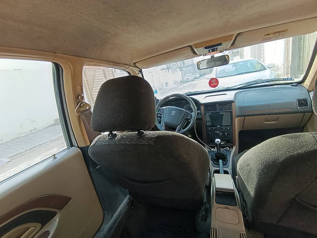 السلام عليكم. 
بيجو بارص 2021
سيارة جاهزة 
گير مكينه حداديه تخم تاير تبريد ثلج 
مكفولة كفالة عامة عدى طخه بجاملغ الخلفي مامصلحه5اشهر وتصير حرة وكاله ثاني يوم
السعر75 المكان نچف
للإستفسار *********** النجف, العراق
