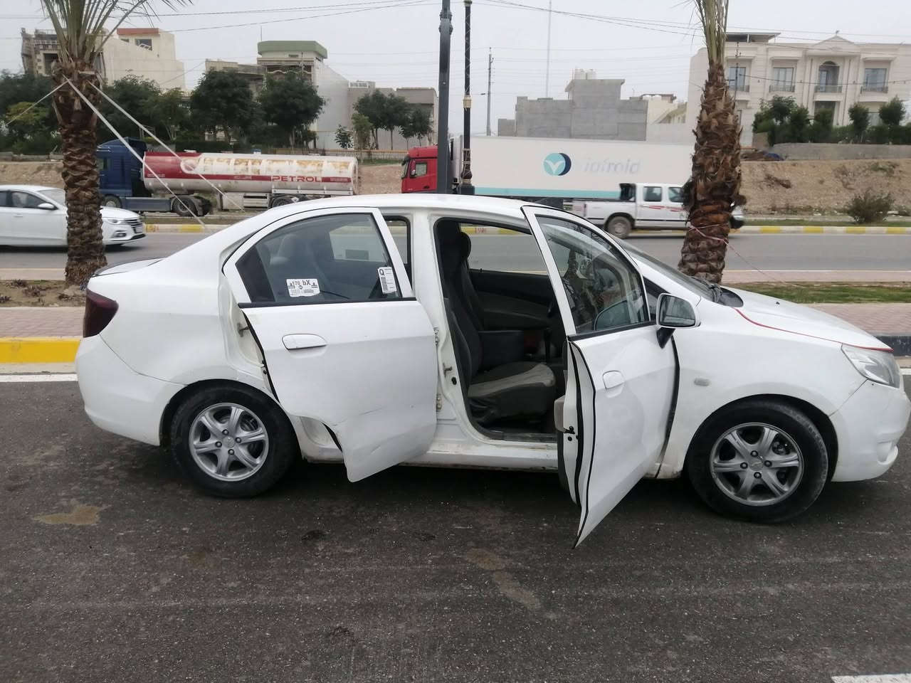 شوفرلیت سایل 2012
قیستە کانه
گێرومە کینە ی کرۆلا مە کینه بچوک 
چوار پسته مە مسرە فی نیه به نزین زۆرکه م ئه خوا
چوار جام کارە با شاشە ایپادە کامیرا
تە برید سارد گرم🔥
بە شە رتی حاسیبە اوه ڵیات سه نه وی پلاستیک
سعر 39 گه ڵا معامه له یه کی برایانە 
گۆڕینه وه یش اکم به شتیک بە دلم بێ 
***********
